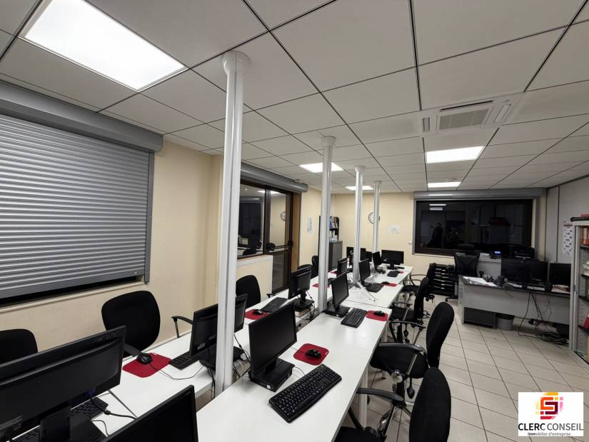Vente - Bureaux 549m² - Mont-saint-aignan