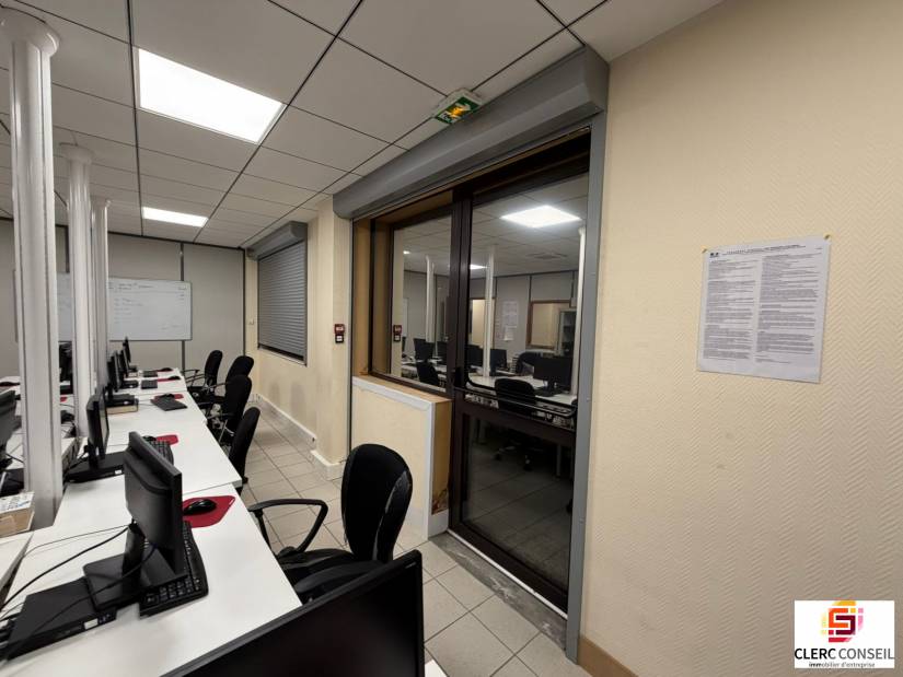 Vente - Bureaux 549m² - Mont-saint-aignan