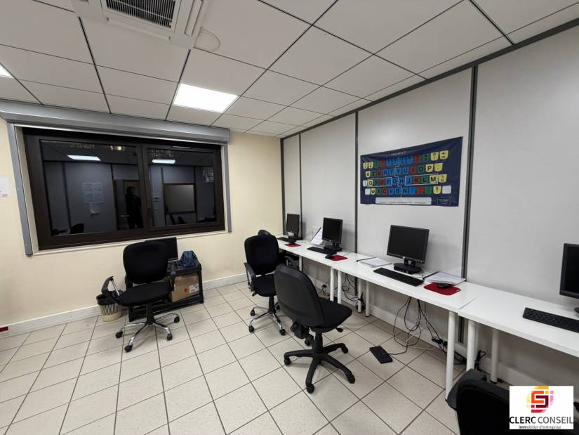 Vente - Bureaux 549m² - Mont-saint-aignan