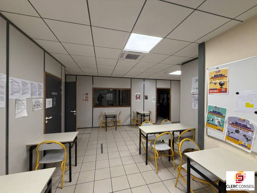 Vente - Bureaux 549m² - Mont-saint-aignan