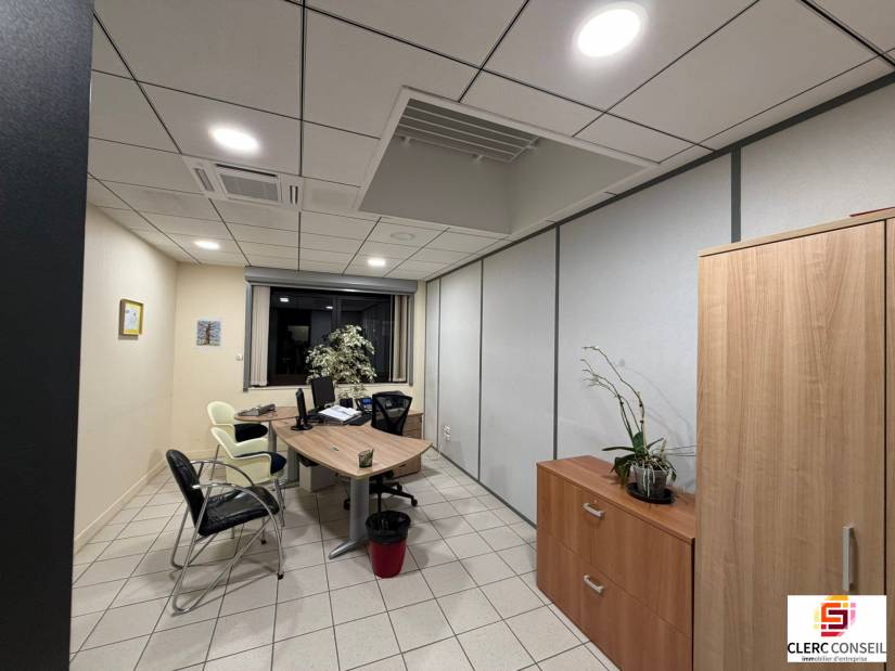 Vente - Bureaux 549m² - Mont-saint-aignan