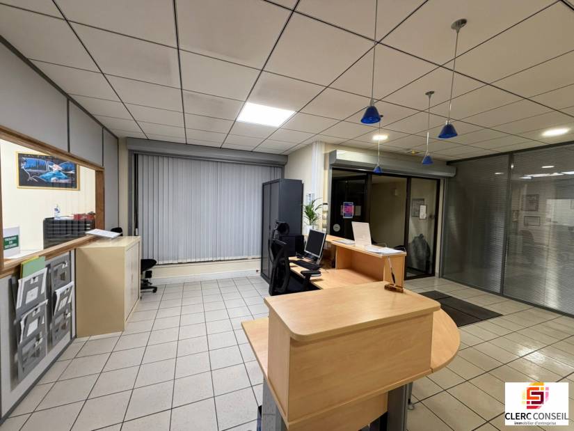 Vente - Bureaux 549m² - Mont-saint-aignan