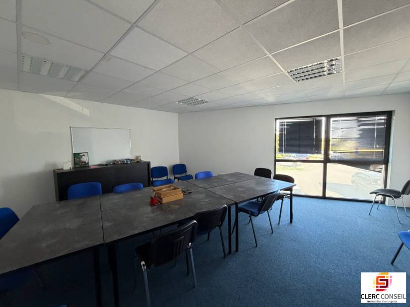 Location - Bureaux 209m² - Belbeuf