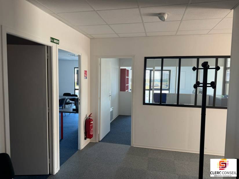 Location - Bureaux 209m² - Belbeuf