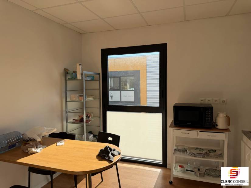 Location - Bureaux 209m² - Belbeuf
