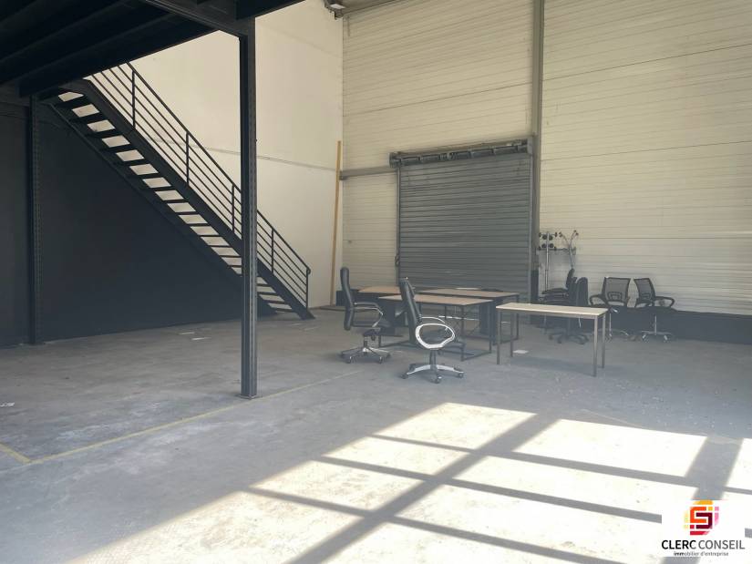 Location - Local d'activité 281m² - Saint-aubin-sur-gaillon