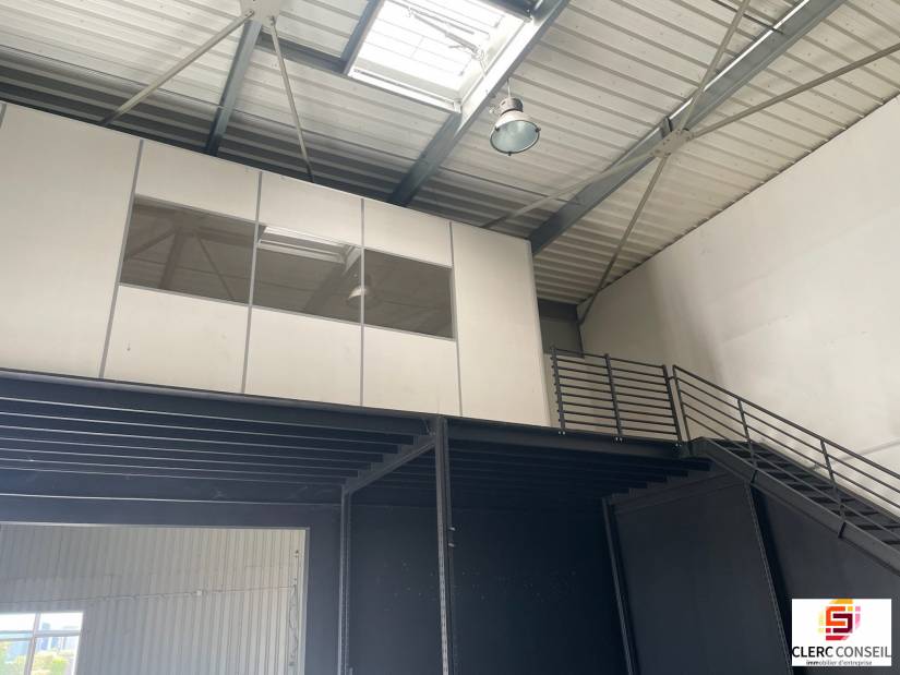 Location - Local d'activité 281m² - Saint-aubin-sur-gaillon