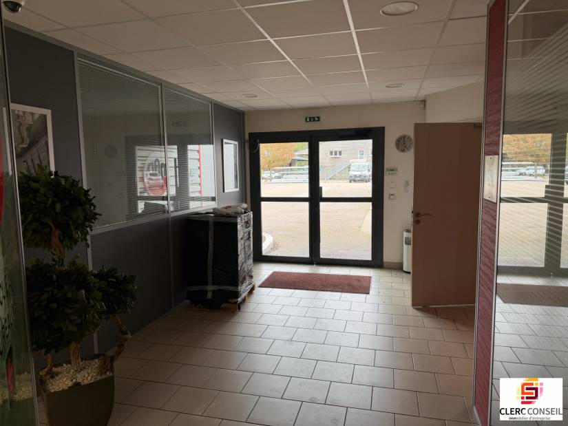 Location - Local d'activité 97m² - Saint-aubin-sur-gaillon