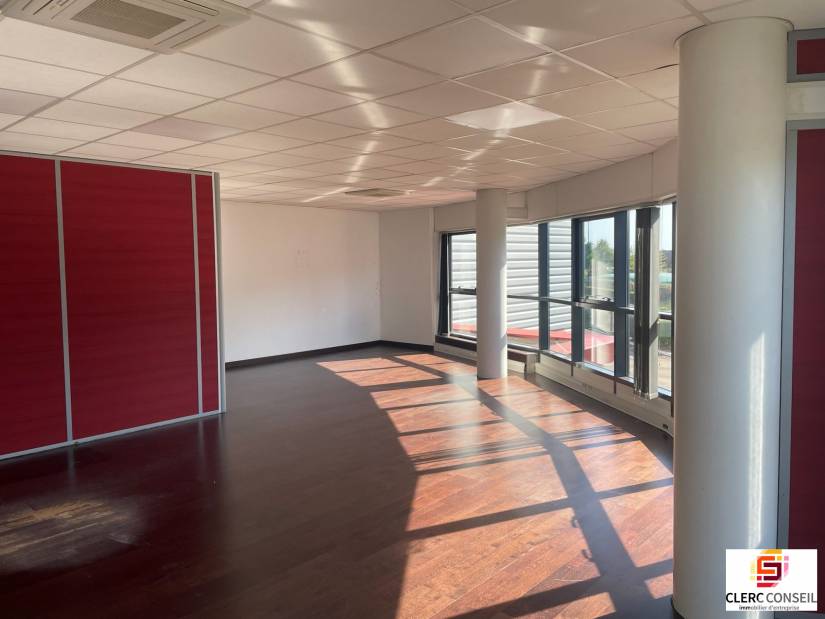 Location - Bureaux 96m² - Saint-aubin-sur-gaillon