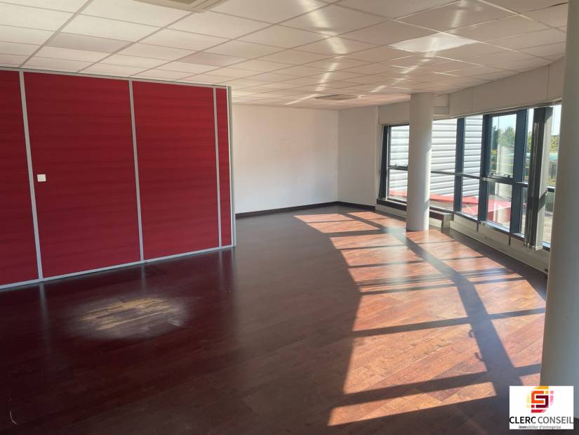 Location - Bureaux 96m² - Saint-aubin-sur-gaillon