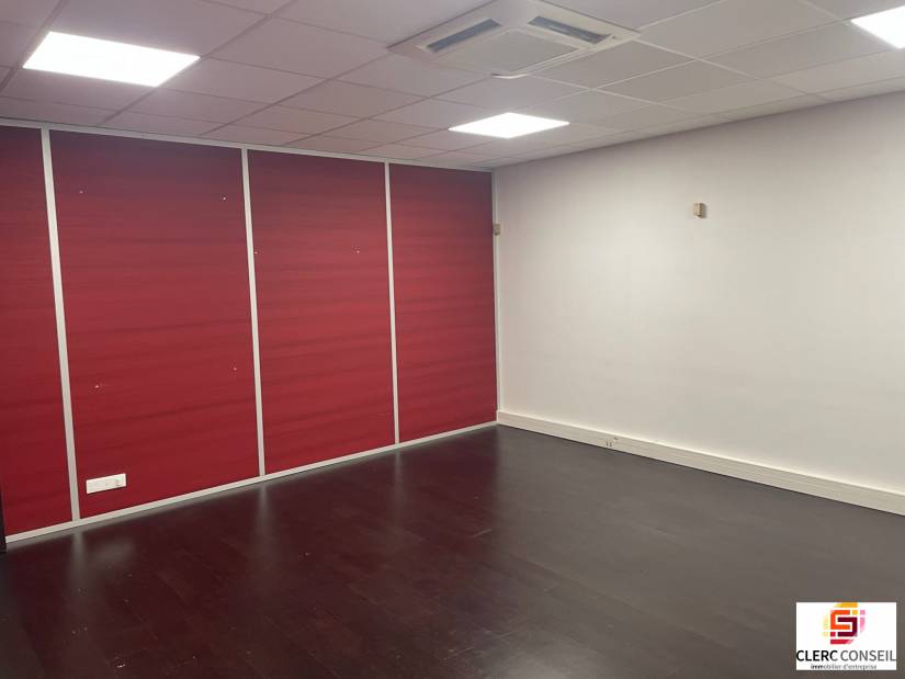 Location - Bureaux 96m² - Saint-aubin-sur-gaillon
