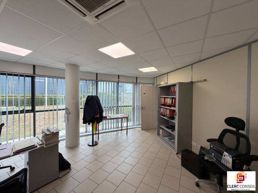 Location - Bureaux 135m² - Saint-aubin-sur-gaillon