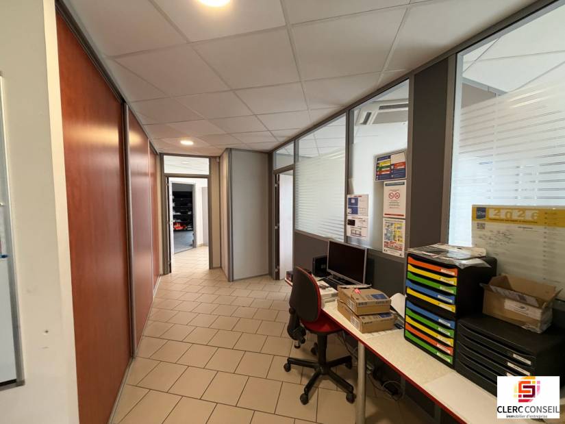 Location - Bureaux 135m² - Saint-aubin-sur-gaillon