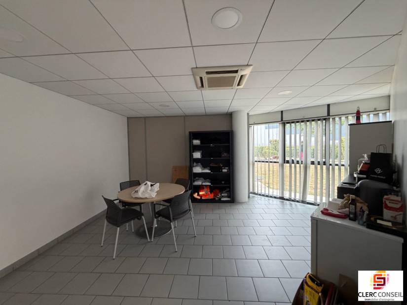 Location - Bureaux 135m² - Saint-aubin-sur-gaillon