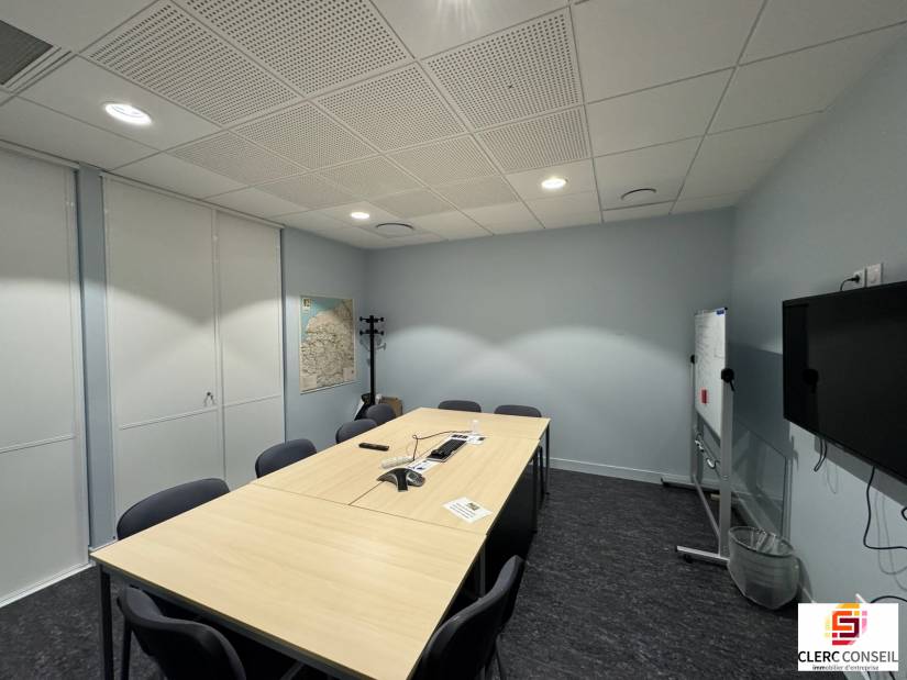 Location - Local d'activité 821m² - Saint-Étienne-du-rouvray