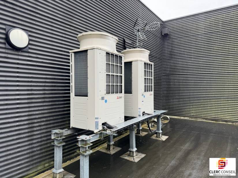 Location - Local d'activité 821m² - Saint-Étienne-du-rouvray