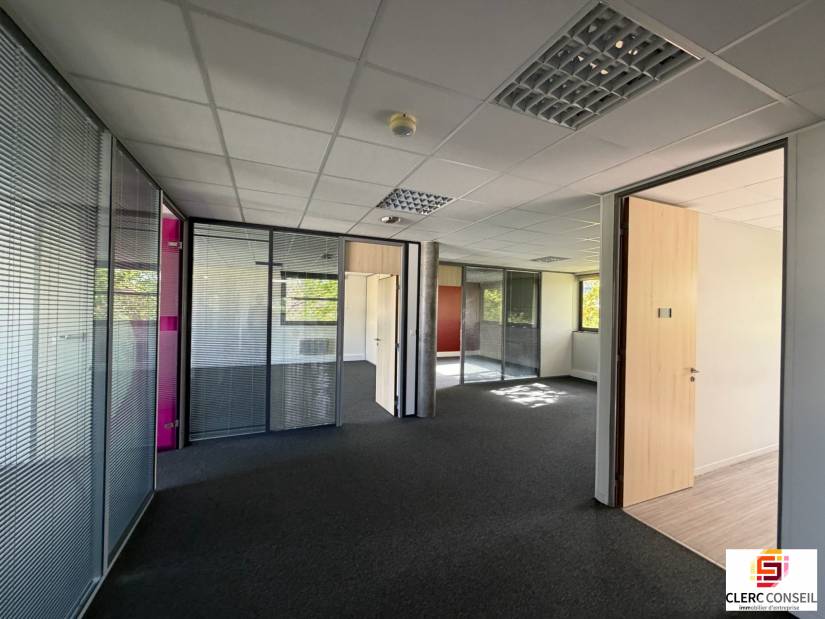 Location - Bureaux 330m² - Bois-guillaume