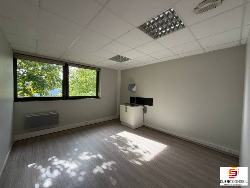 Location - Bureaux 330m² - Bois-guillaume