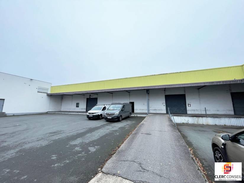 Location - Local d'activité 2600m² - Saint-Étienne-du-rouvray