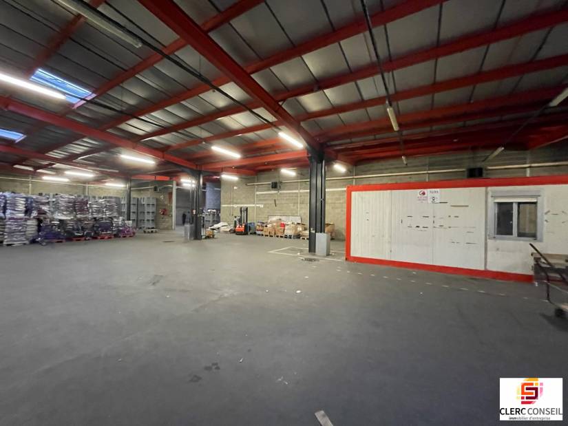 Location - Local d'activité 2600m² - Saint-Étienne-du-rouvray