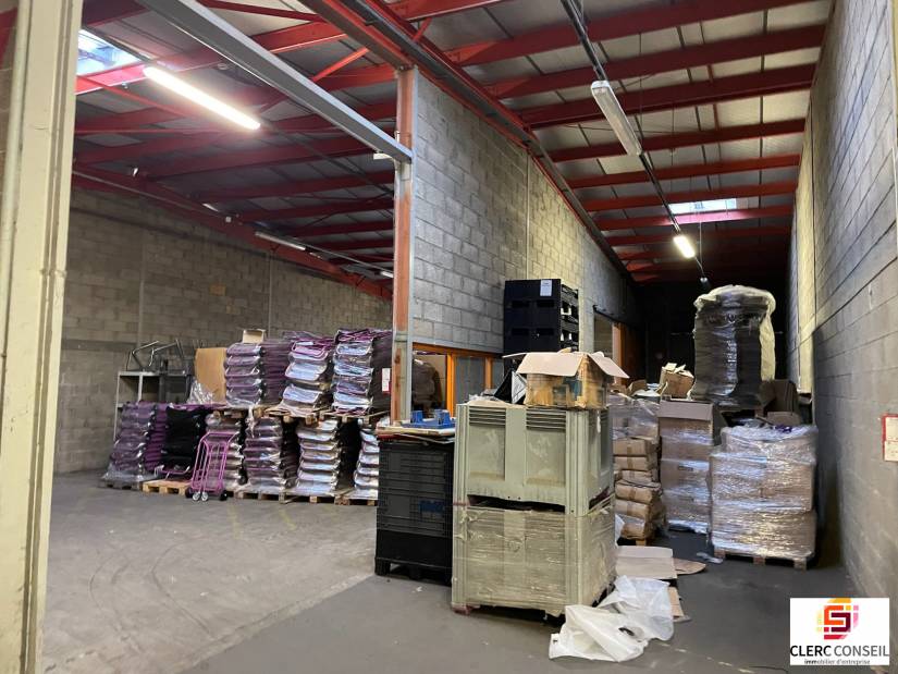 Location - Local d'activité 2600m² - Saint-Étienne-du-rouvray