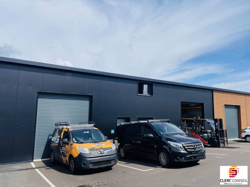 Location - Local d'activité 240m² - Bourg-achard
