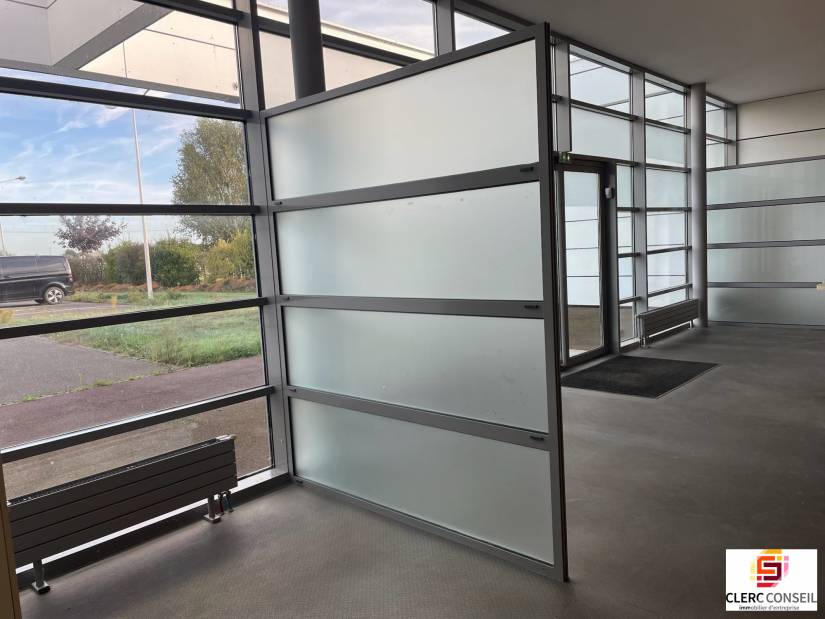 Location - Bureaux 469m² - Bernay