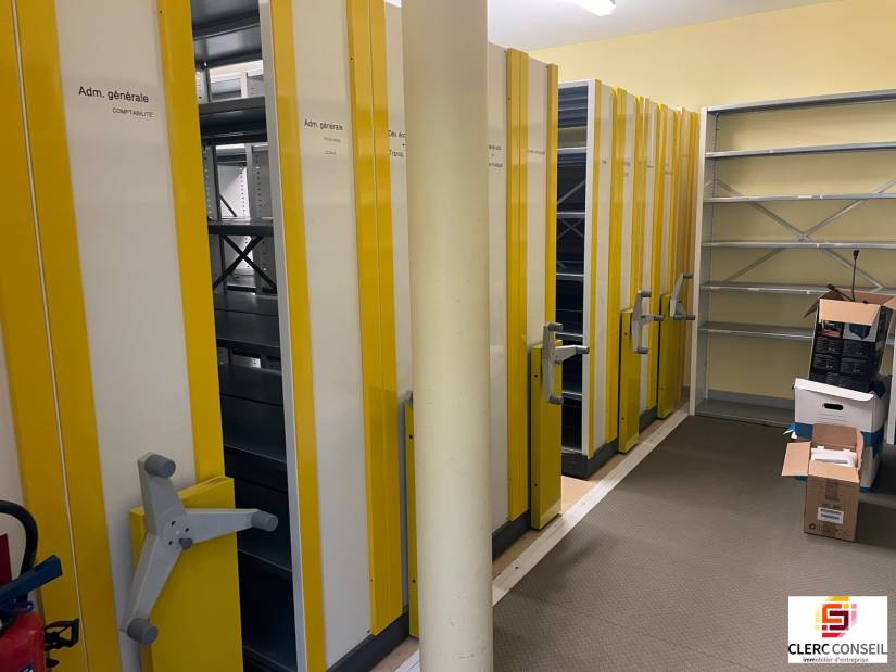 Location - Bureaux 469m² - Bernay