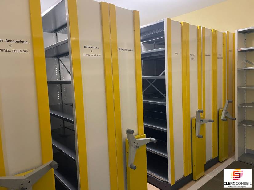 Location - Bureaux 469m² - Bernay