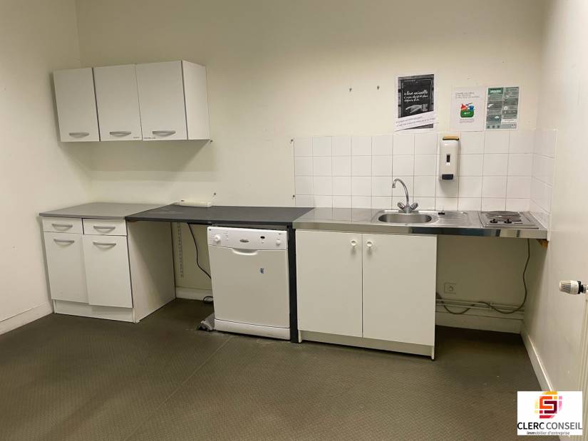 Location - Bureaux 469m² - Bernay