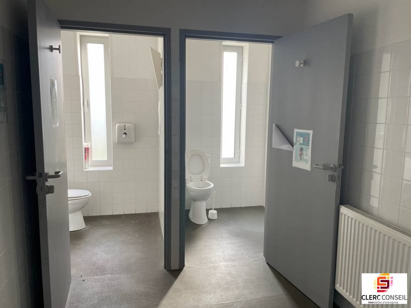 Location - Bureaux 469m² - Bernay