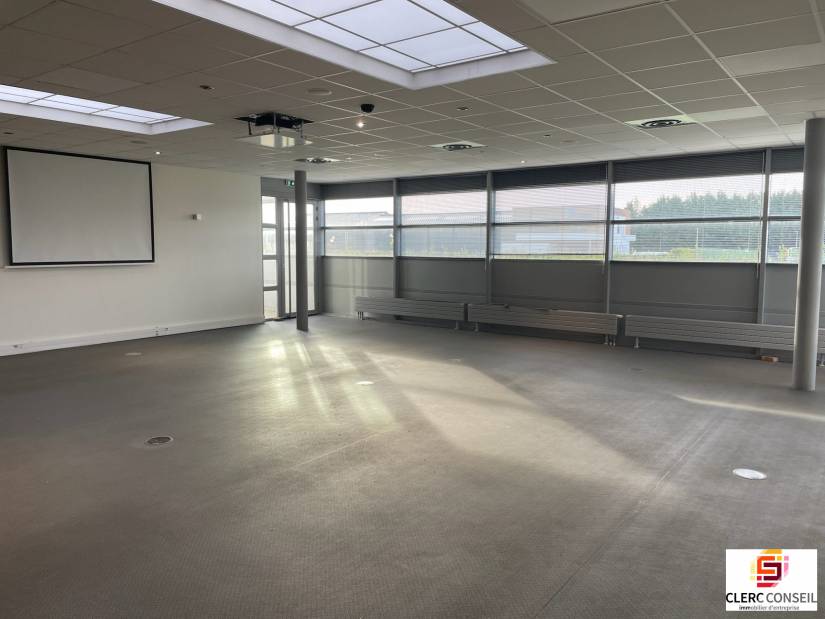 Vente - Bureaux 469m² - Bernay