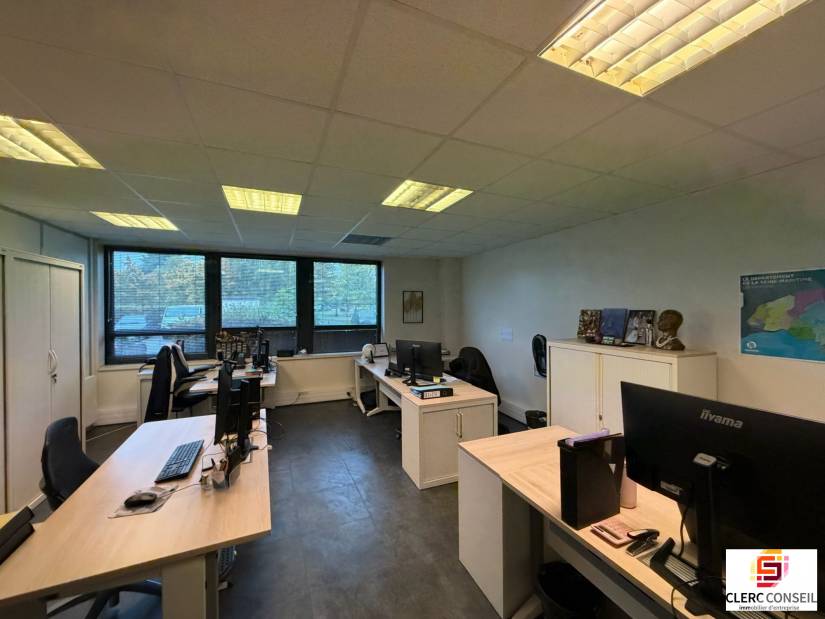 Location - Bureaux 165m² - Bois-guillaume