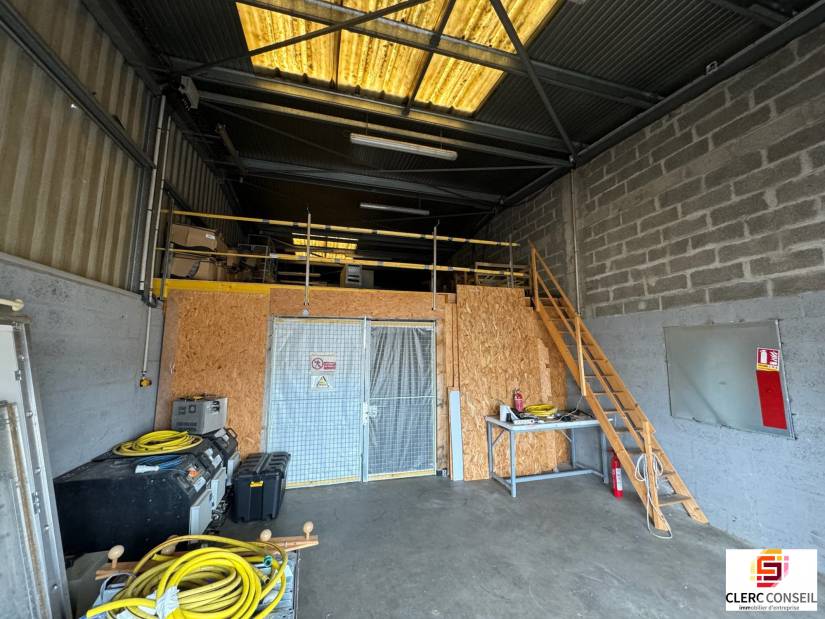 Location - Local d'activité 151m² - Le petit-quevilly