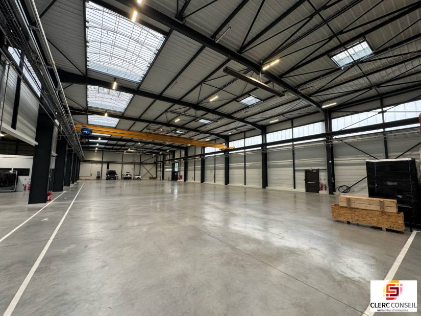 Vente - Local d'activité 3285m² - Saint-Étienne-du-rouvray