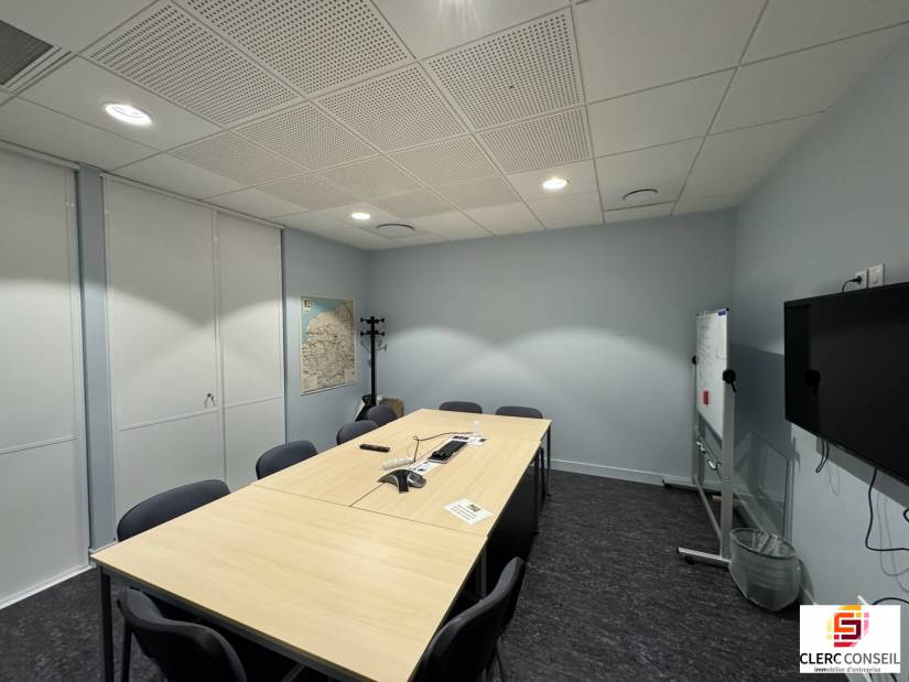 Vente - Local d'activité 3285m² - Saint-Étienne-du-rouvray