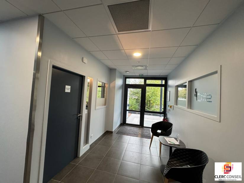 Vente - Local d'activité 3285m² - Saint-Étienne-du-rouvray